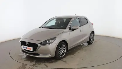 Usado Mazda 2 90 CV (66 kW) 2021 Gris Berlina