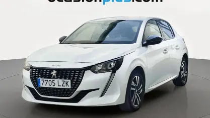 Usado Peugeot 208 Allure 102 CV (75 kW) 2022 Blanco Utilitario