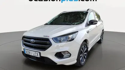 Usado Ford Kuga ST-Line 150 CV (110 kW) 2019 Blanco SUV