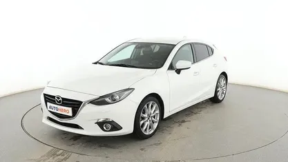 Usado Mazda 3 Luxury 120 CV (88 kW) 2015 Blanco Berlina