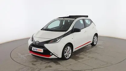 Blanco Usado 2017 Toyota Aygo x-sky Utilitario | 10.999 € (Precio justo)