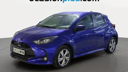 Azul Usado 2024 Toyota Yaris Hybrid Active Utilitario | 16.355 € (Buen precio)