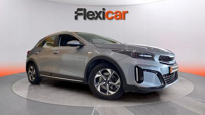 Usado Kia XCeed 120 HP (88 kW) 2023 Cinzento SUV