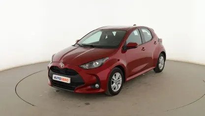 Usado Toyota Yaris Edition 125 CV (91 kW) 2021 Rojo Utilitario