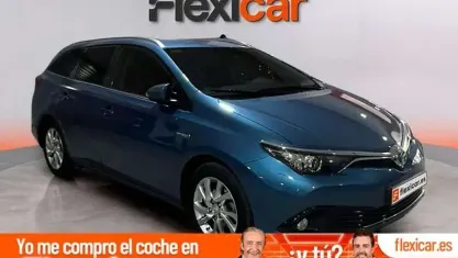Usado Toyota Auris Hybrid Active 136 CV (100 kW) 2017 Azul Familiar