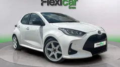 Usado 2023 Toyota Yaris Hybrid Style Berlina | 19.490 € (Precio justo)