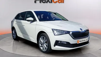 Usado Skoda Scala Ambition 110 CV (80 kW) 2023 Utilitario