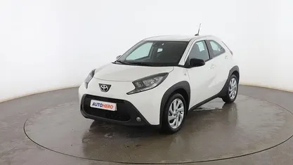 Usado 2023 Toyota Aygo X Play SUV | 16.399 € (Precio justo)
