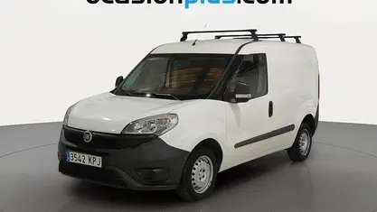 Usado Fiat Doblò 95 CV (69 kW) 2018 Blanco Monovolumen