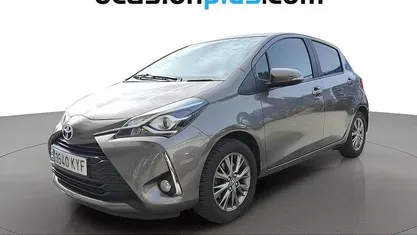 Usado Toyota Yaris Active 111 CV (81 kW) 2019 Marrón Utilitario