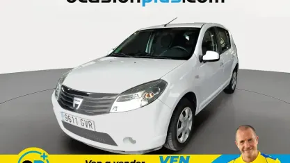 Usado Dacia Sandero Lauréate 75 CV (55 kW) 2010 Blanco Utilitario