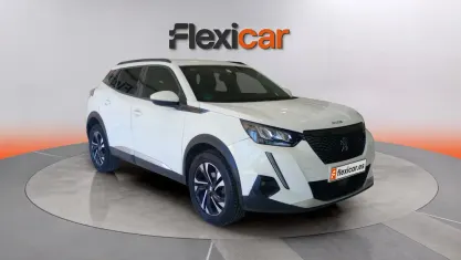 Usado Peugeot 2008 Allure 131 CV (96 kW) 2020 Blanco SUV