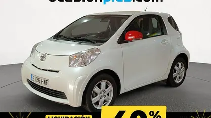 Blanco Usado 2014 Toyota iQ Utilitario | 7790 € (Precio justo)