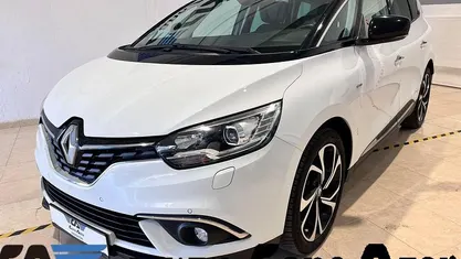 Blanco Usado 2018 Renault Grand Scénic IV Zen Monovolumen | 15.900 €
