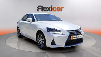 Usado Lexus IS300h Executive Line 223 CV (164 kW) 2019 Blanco Berlina