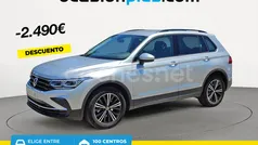 Gris / plata Usado 2021 VW Tiguan Life SUV | 27.000 € (Precio justo)