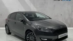 Gris / plata Usado 2018 Ford Focus ST-Line Berlina | 11.490 € (Super precio)