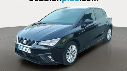 Usado Seat Ibiza FR 110 CV (80 kW) 2023 Negro Utilitario