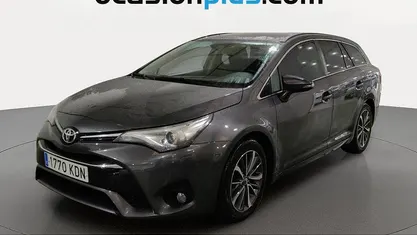 Usado Toyota Avensis Advance 143 CV (105 kW) 2017 Gris Monovolumen