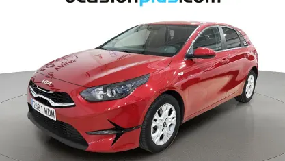 Usado Kia Ceed 101 CV (74 kW) 2023 Rojo Utilitario