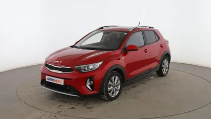 Rojo Usado 2022 Kia Stonic SUV | 15.499 € (Precio justo)
