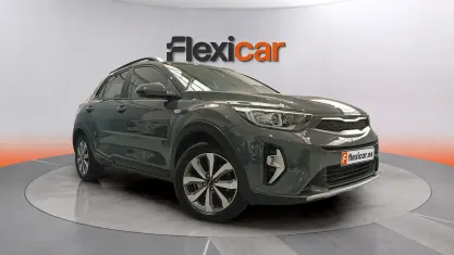 Usado Kia Stonic 101 CV (74 kW) 2021 Gris SUV