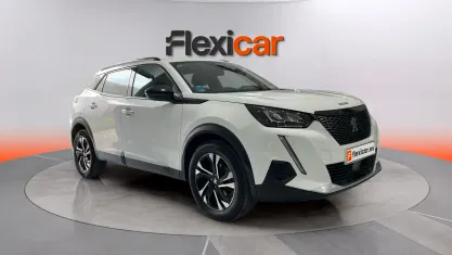 Käytetty Peugeot 2008 Allure 110 HP (80 kW) 2022 Valkoinen Katumaasturi