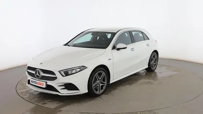 Blanco Usado 2020 Mercedes A250 AMG line Utilitario | 27.599 € (Precio justo)