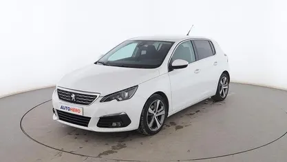 Usado Peugeot 308 Allure 120 CV (88 kW) 2017 Blanco Utilitario