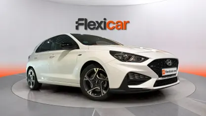 Usado Hyundai i30 N Line 120 CV (88 kW) 2023 Blanco Berlina