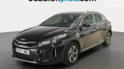 Käytetty Kia XCeed 101 HP (74 kW) 2024 Musta Katumaasturi