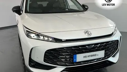 Blanco Nuevo 2025 MG HS Luxury SUV | 34.880 €