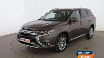 Gris Usado 2019 Mitsubishi Outlander P-HEV Motion SUV | 19.399 € (Precio justo)