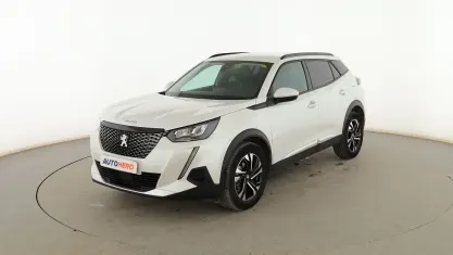 Usado Peugeot 2008 Allure 131 CV (96 kW) 2020 Blanco SUV