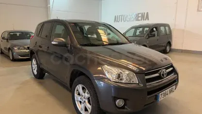 Usado Toyota RAV4 Executive 150 CV (110 kW) 2010 Negro SUV