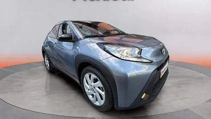Usado 2024 Toyota Aygo X Play SUV | 11.990 € (Precio justo)