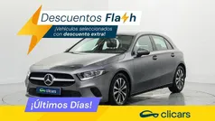 Gris / plata Usado 2021 Mercedes A180 Berlina | 22.790 € (Buen precio)