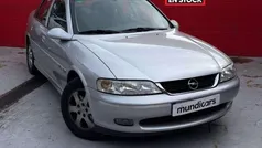 Plateado Usado 2001 Opel Vectra Elegance Berlina | 2990 €