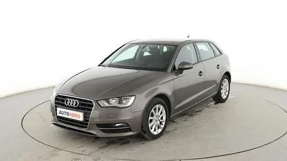 Usado Audi A3 Sportback Attraction 105 CV (77 kW) 2014 Gris Utilitario