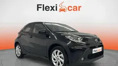 Negro Usado 2023 Toyota Aygo Play Utilitario | 16.390 € (Precio justo)