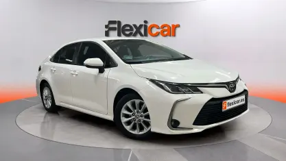Usado Toyota Corolla Active 125 CV (91 kW) 2022 Blanco Berlina
