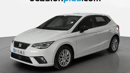 Usado Seat Ibiza FR 110 CV (80 kW) 2023 Blanco Utilitario