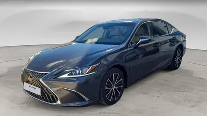 Usado Lexus ES300H 218 CV (160 kW) 2023 Gris Berlina