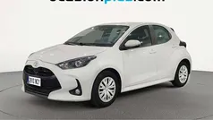 Blanco Usado 2023 Toyota Yaris Active Utilitario | 13.325 € (Precio justo)