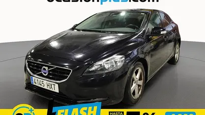 Usado Volvo V40 Kinetic 115 CV (84 kW) 2014 Negro Utilitario