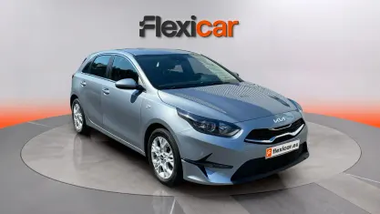 Usado Kia Ceed 136 CV (100 kW) 2023 Gris Utilitario