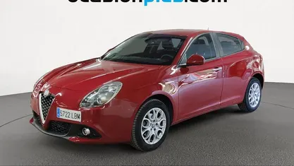Rojo Usado 2019 Alfa Romeo Giulietta Super Utilitario | 12.537 € (Precio justo)
