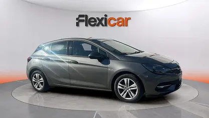 Usado Opel Astra Business Elegance 145 CV (106 kW) 2020 Gris Familiar