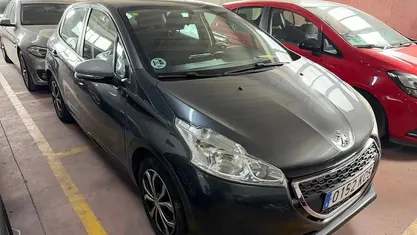 Begagnad Peugeot 208 68 HK (50 kW) 2014 Grå Halvkombi