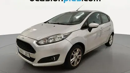 Usado Ford Fiesta Trend 82 CV (60 kW) 2017 Gris plata Utilitario